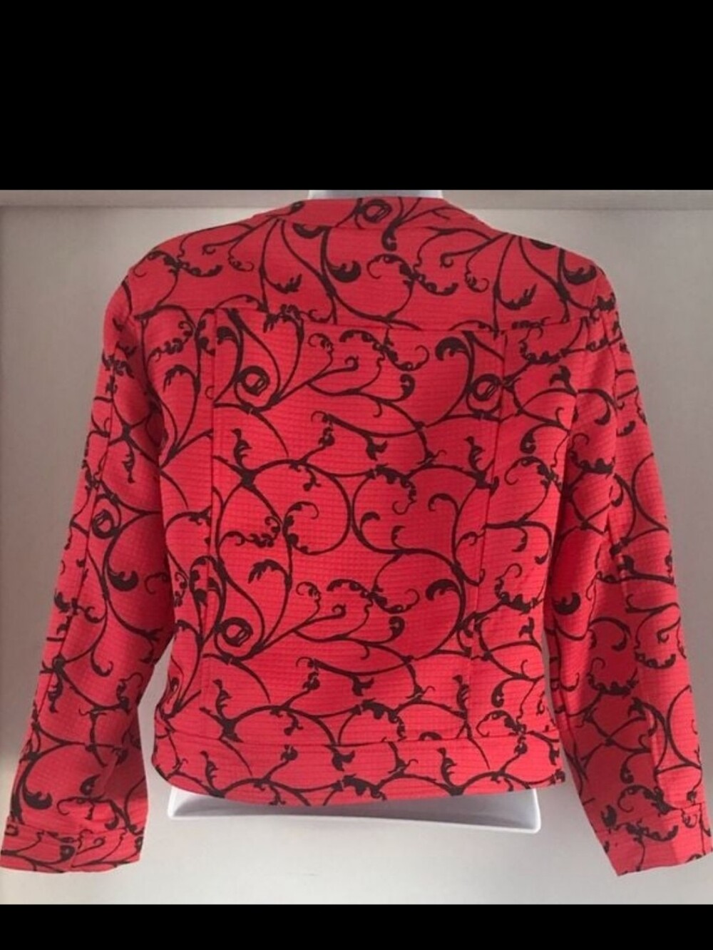 Linear Jacket Size PS - Picture 2 of 9